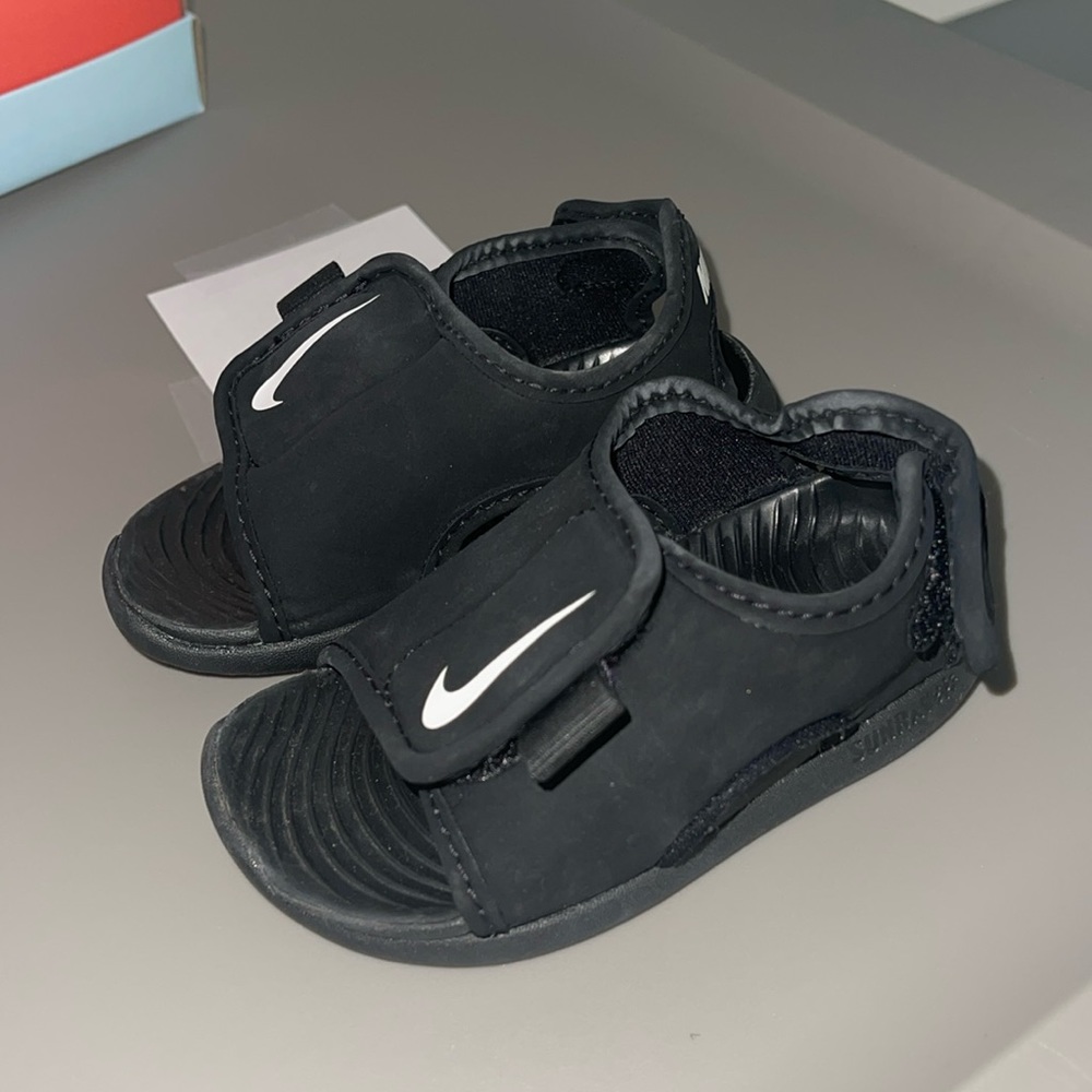 Toddler Nike sandals